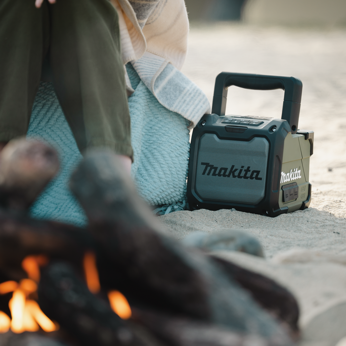 Makita Outdoor Adventure 18V Cordless/Corded Bluetooth Speaker